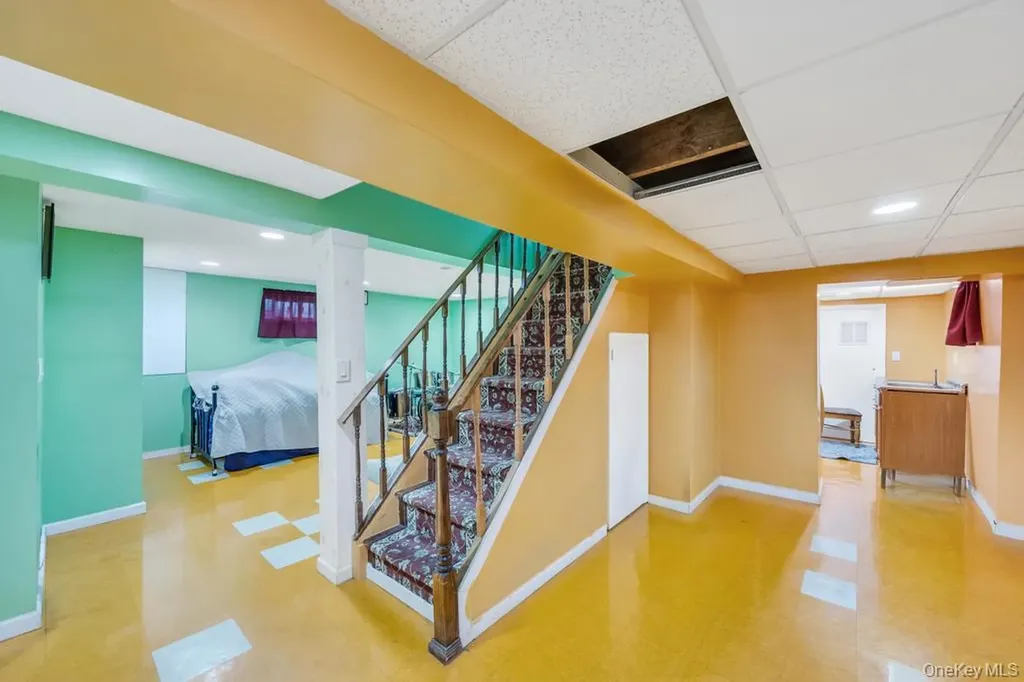 48 Liberty Avenue Mineola NY 11501
