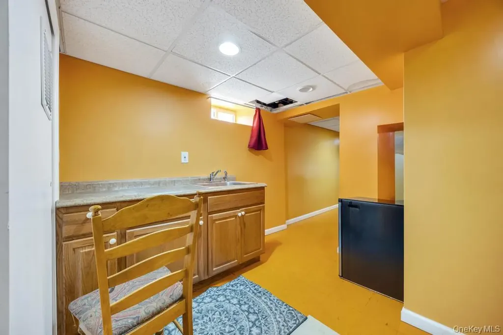 48 Liberty Avenue Mineola NY 11501
