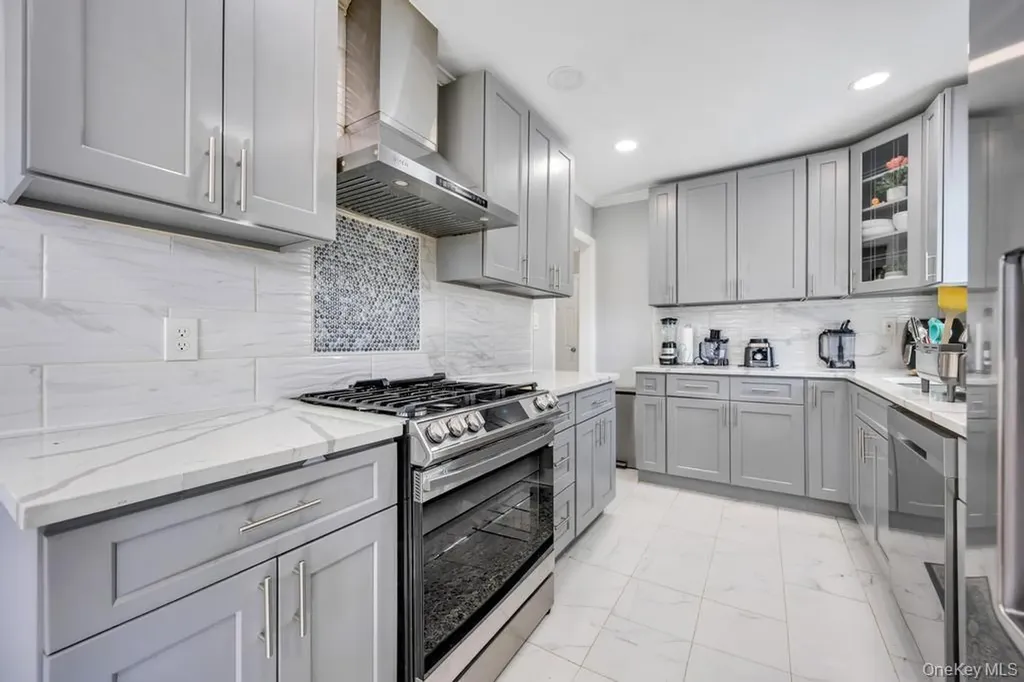 48 Liberty Avenue Mineola NY 11501