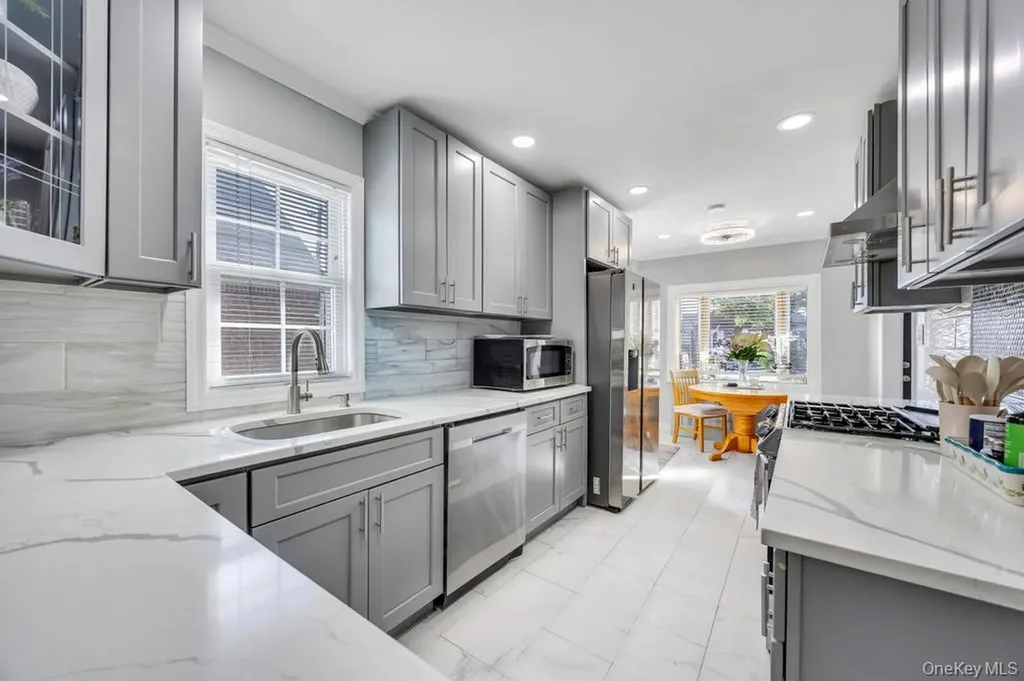 48 Liberty Avenue Mineola NY 11501