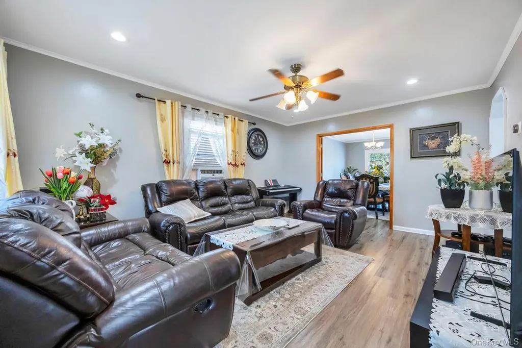 48 Liberty Avenue Mineola NY 11501