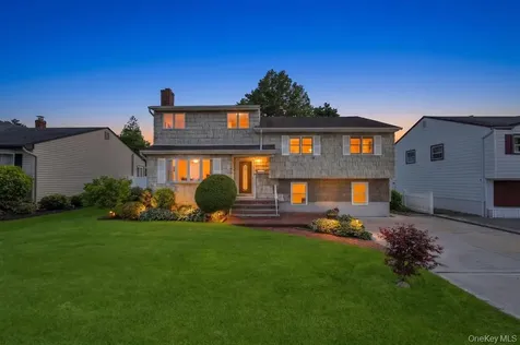 11 Edgewood Drive Hicksville NY 11801