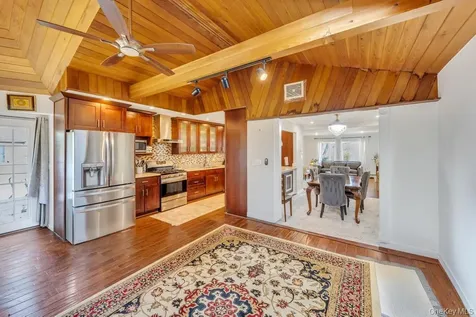 11 Edgewood Drive Hicksville NY 11801