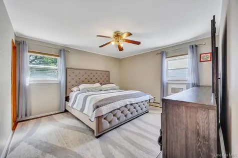 11 Edgewood Drive Hicksville NY 11801