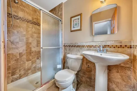 11 Edgewood Drive Hicksville NY 11801