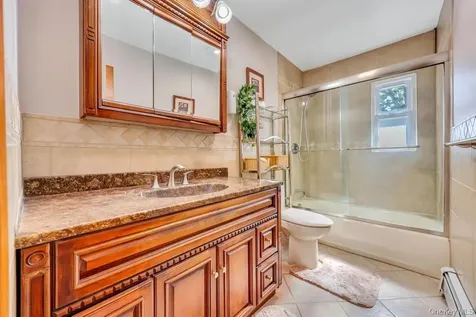 11 Edgewood Drive Hicksville NY 11801