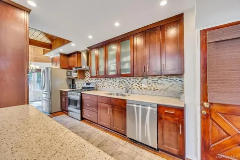 11 Edgewood Drive Hicksville NY 11801