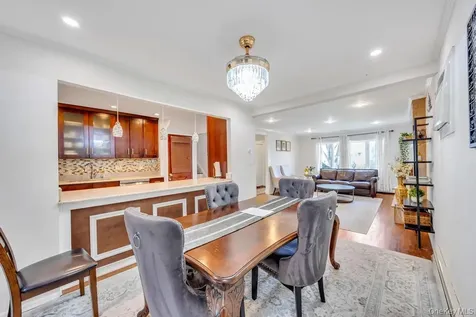 11 Edgewood Drive Hicksville NY 11801
