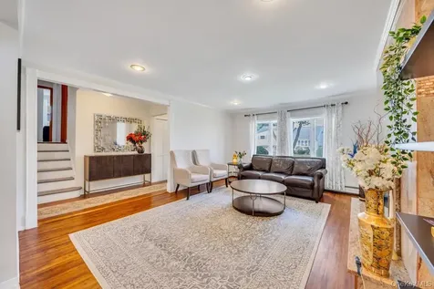 11 Edgewood Drive Hicksville NY 11801