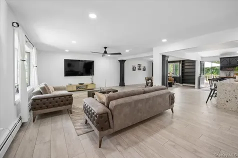 2 Debra Lee Court West Nyack NY 10994