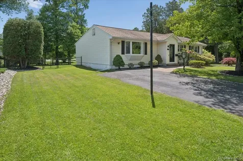 2 Debra Lee Court West Nyack NY 10994