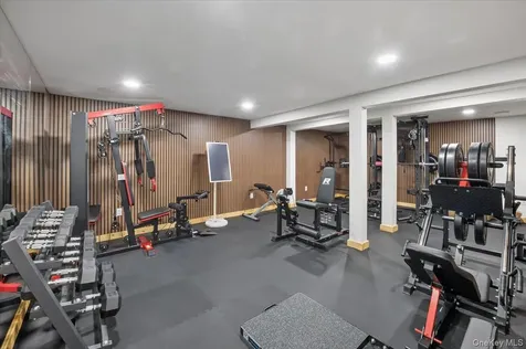 2 Debra Lee Court West Nyack NY 10994