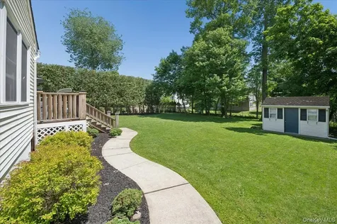 2 Debra Lee Court West Nyack NY 10994