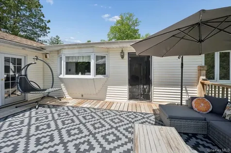 2 Debra Lee Court West Nyack NY 10994