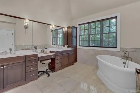 36 Old Field Road Setauket NY 11733