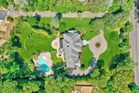 36 Old Field Road Setauket NY 11733