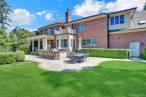 36 Old Field Road Setauket NY 11733