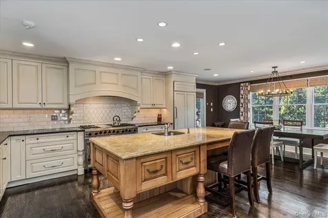 100 Elderfields Road Manhasset NY 11030