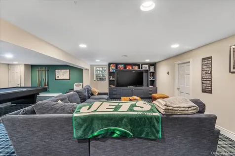 100 Elderfields Road Manhasset NY 11030