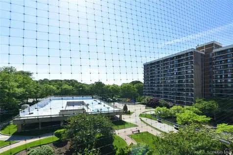 152-18 Union Turnpike Flushing NY 11367