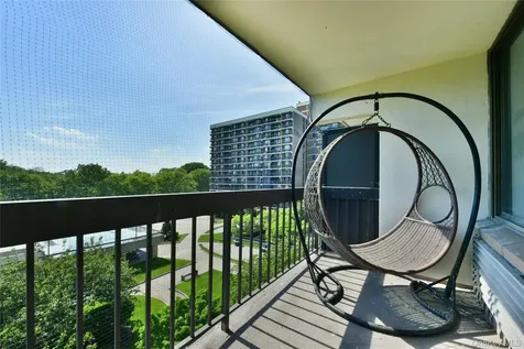 152-18 Union Turnpike Flushing NY 11367