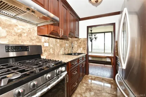 152-18 Union Turnpike Flushing NY 11367