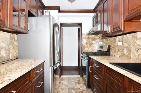 152-18 Union Turnpike Flushing NY 11367