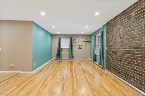 240 N Fulton Avenue Mount Vernon NY 10552