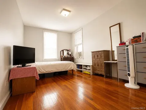 60-11 Broadway Woodside NY 11377