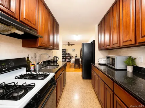 60-11 Broadway Woodside NY 11377