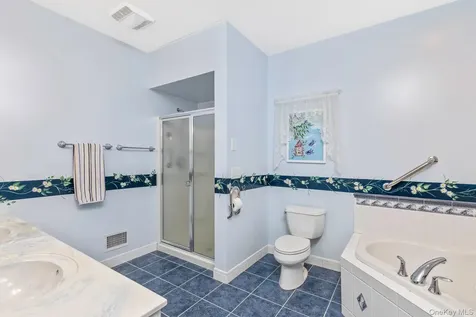 45 Oak Run Stony Brook NY 11790
