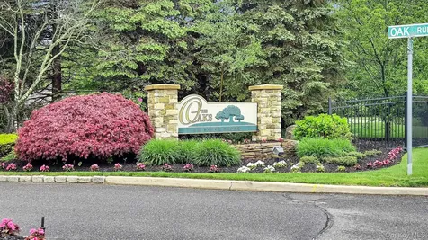 45 Oak Run Stony Brook NY 11790