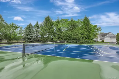 45 Oak Run Stony Brook NY 11790