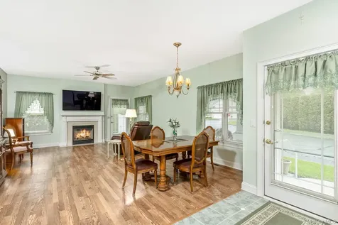 45 Oak Run Stony Brook NY 11790