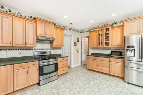 45 Oak Run Stony Brook NY 11790