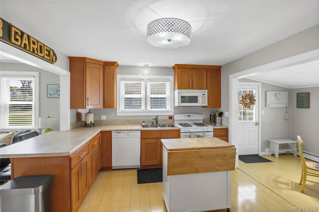 83 Beach Road Aquebogue NY 11901