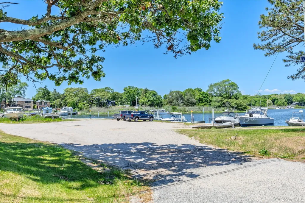 83 Beach Road Aquebogue NY 11901