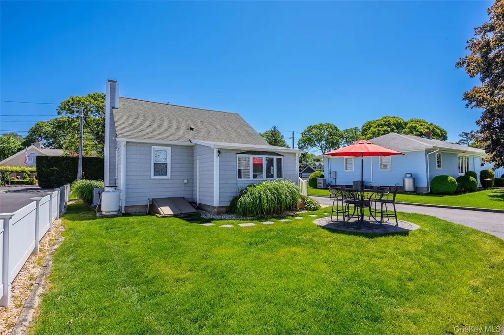 83 Beach Road Aquebogue NY 11901