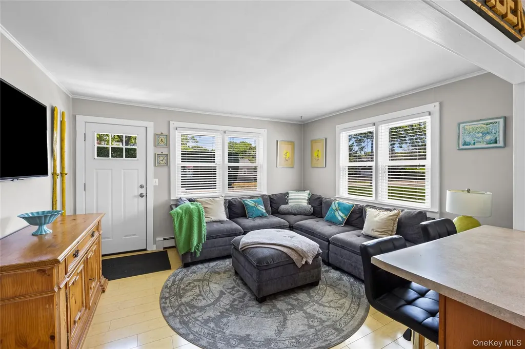 83 Beach Road Aquebogue NY 11901