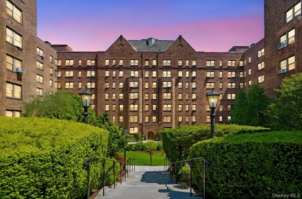 180 Garth Road Scarsdale NY 10583