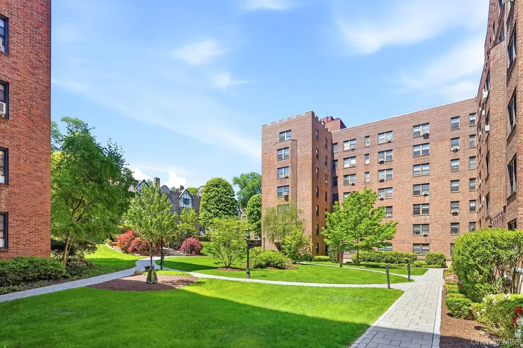 180 Garth Road Scarsdale NY 10583