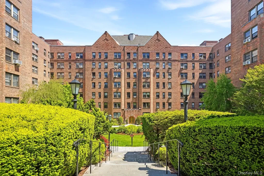 180 Garth Road Scarsdale NY 10583