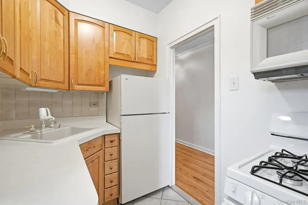 180 Garth Road Scarsdale NY 10583