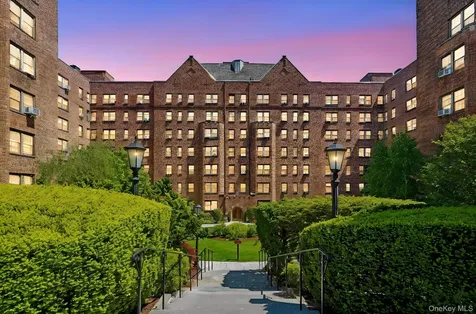 180 Garth Road Scarsdale NY 10583