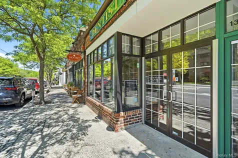 180 Garth Road Scarsdale NY 10583