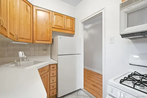 180 Garth Road Scarsdale NY 10583