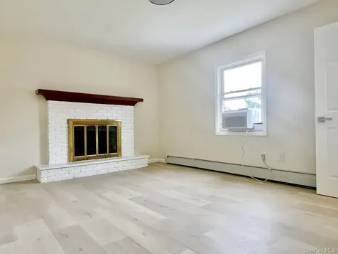 33 Cherry Lane Carle Place NY 11514
