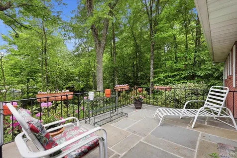 17 Galloway Lane Cortlandt Manor NY 10567