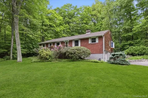 17 Galloway Lane Cortlandt Manor NY 10567