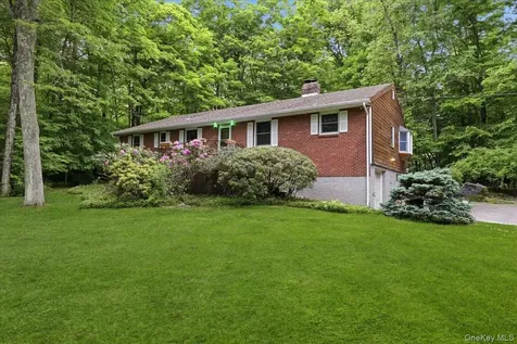 17 Galloway Lane Cortlandt Manor NY 10567